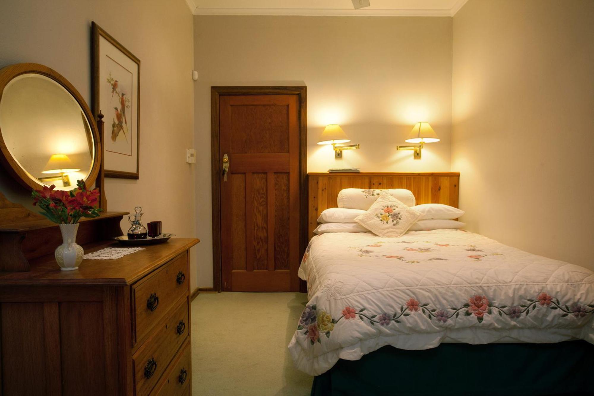 Lupus Den Country House B&B Sunland ภายนอก รูปภาพ